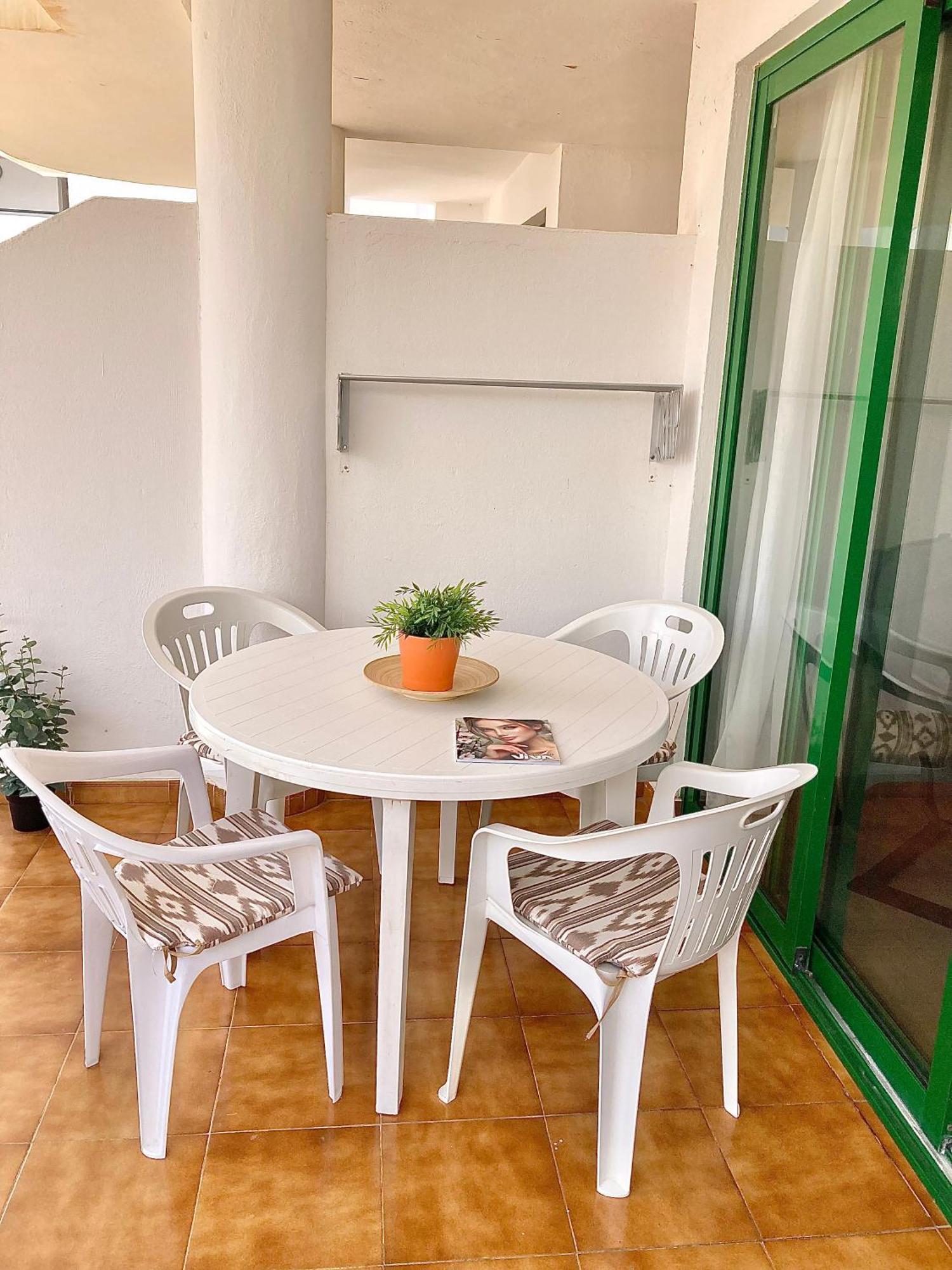 Ground Floor Apartment With Pool, Next To The Beach Costa Teguise Eksteriør billede